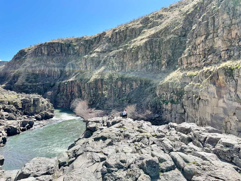 Daphne and Kaya at the Overlook | White River Falls